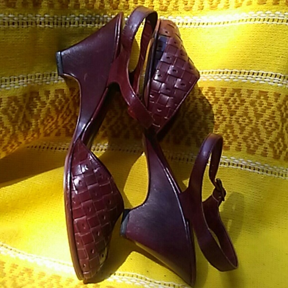 Peep toe wedges. EARLY Etienne Aigner. - Picture 3 of 4